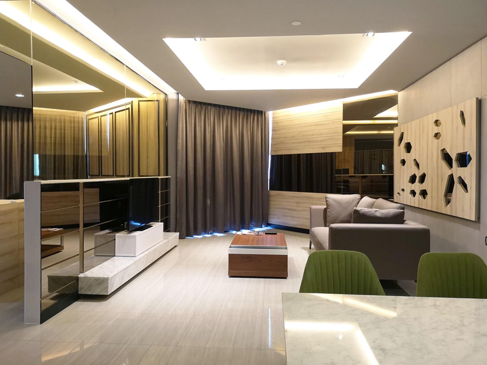 Tsix5 Phenomenal Hotel Pattaya Exterior foto