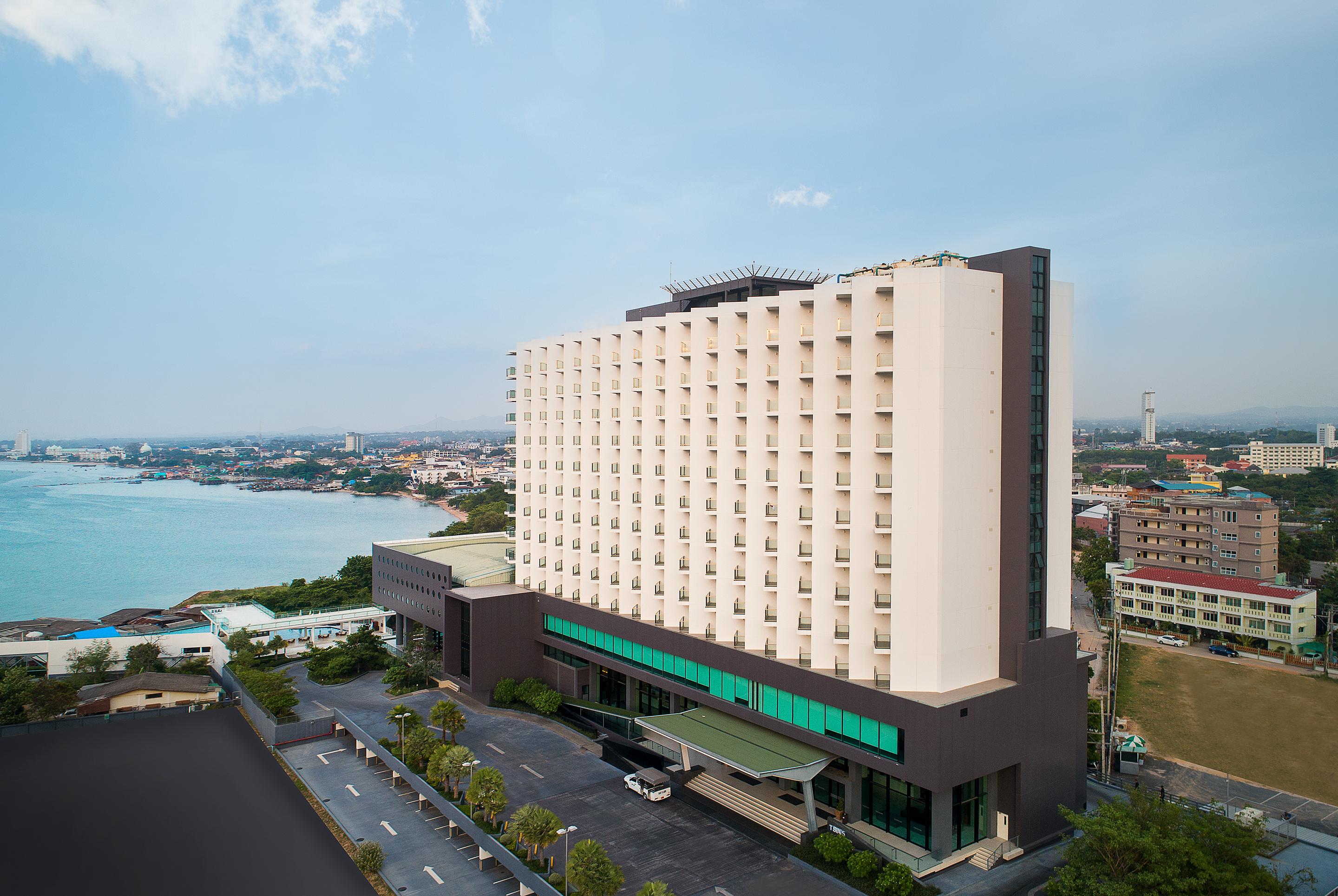 Tsix5 Phenomenal Hotel Pattaya Exterior foto