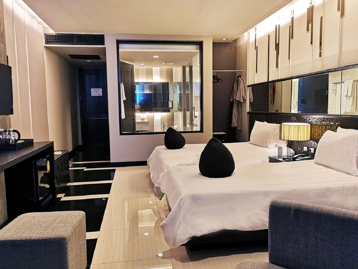 Tsix5 Phenomenal Hotel Pattaya Exterior foto